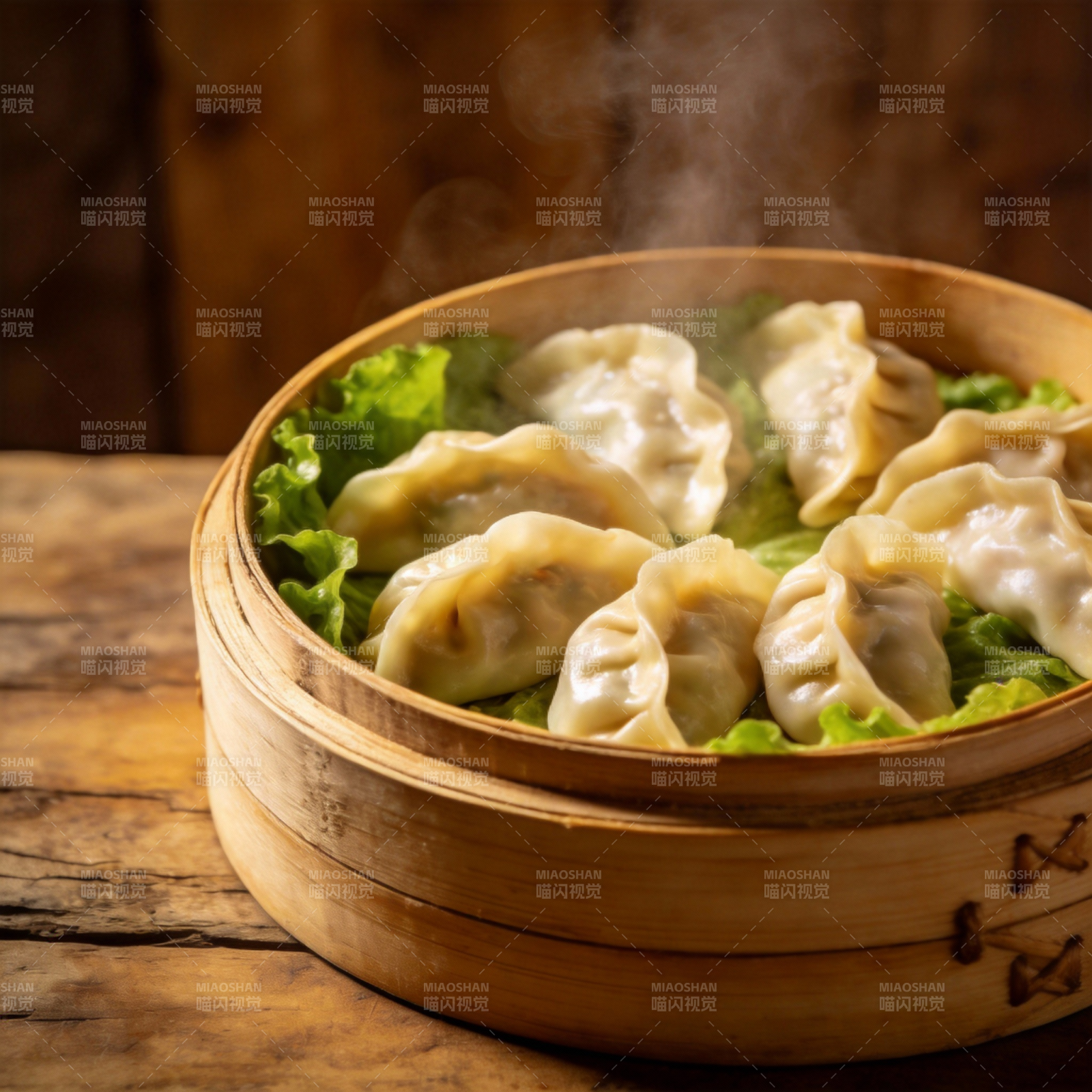 热气腾腾的蒸饺图片