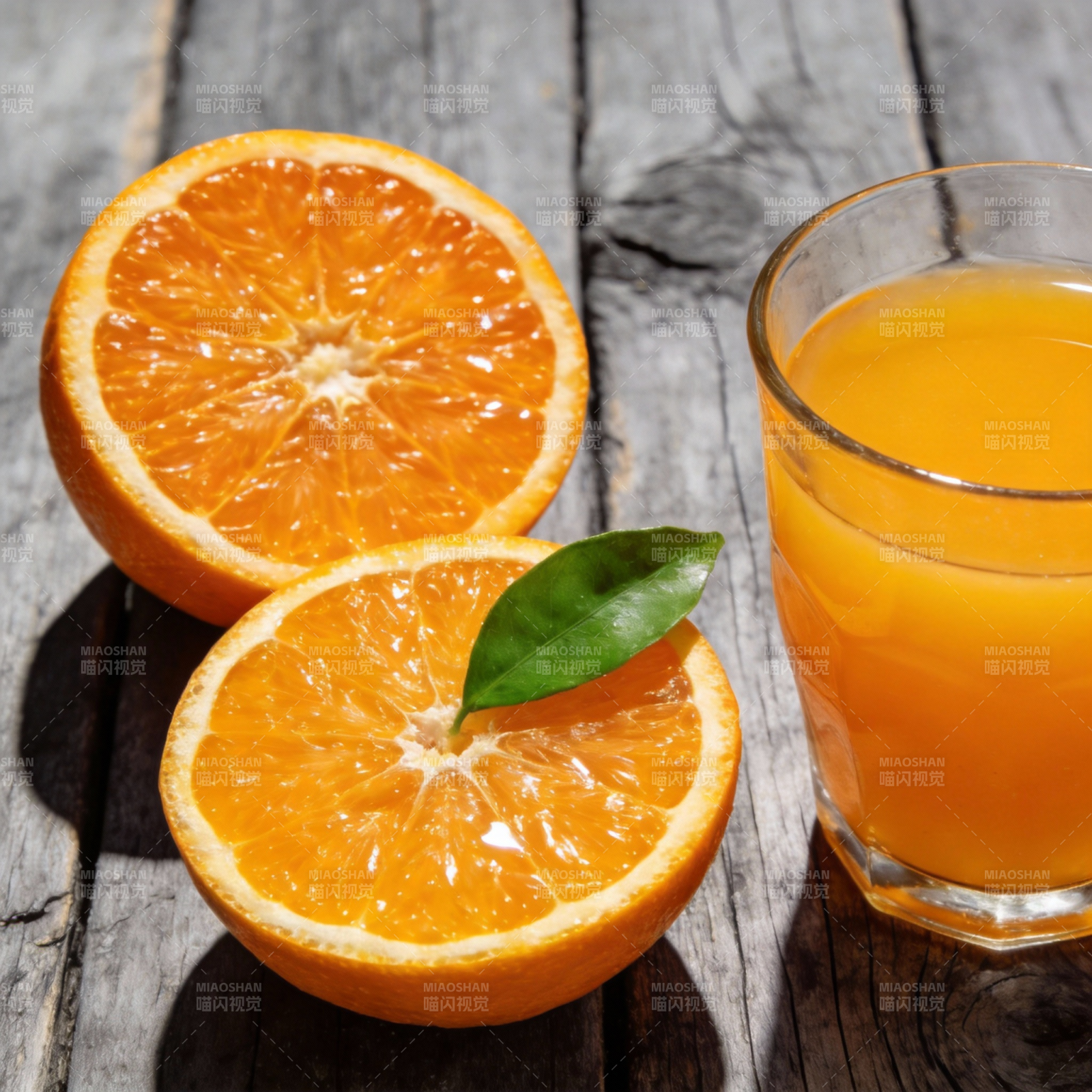 橙汁与新鲜橙子图片