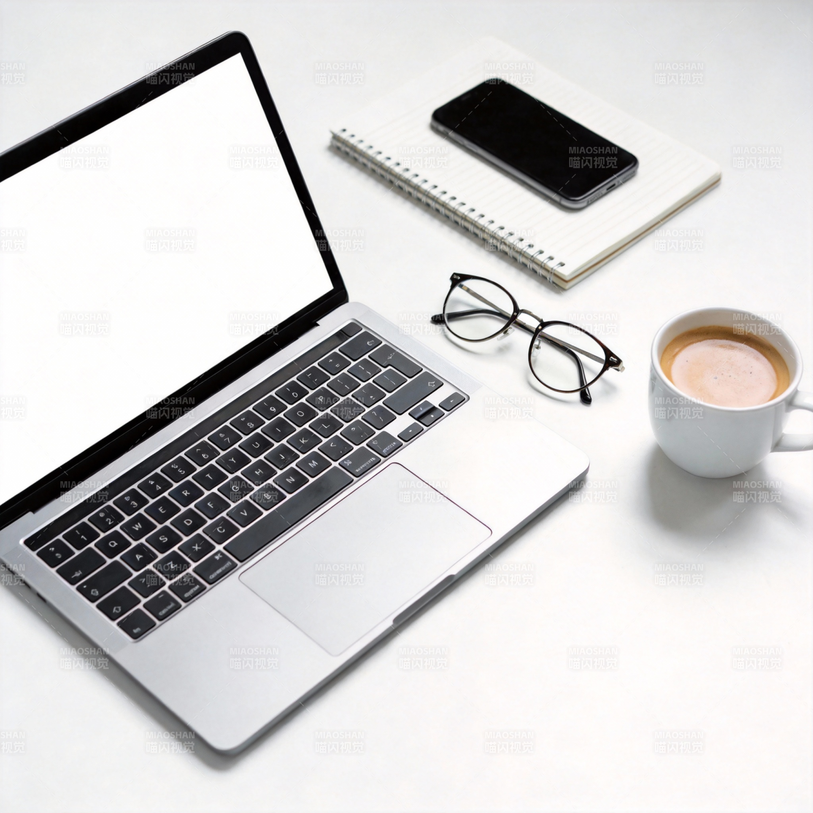 办公桌面一角图片