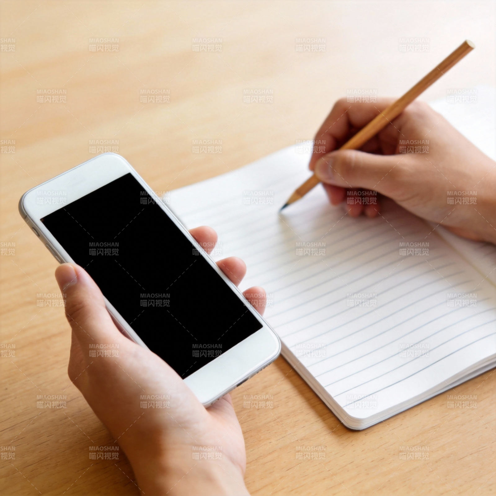 手机与笔记共写图片