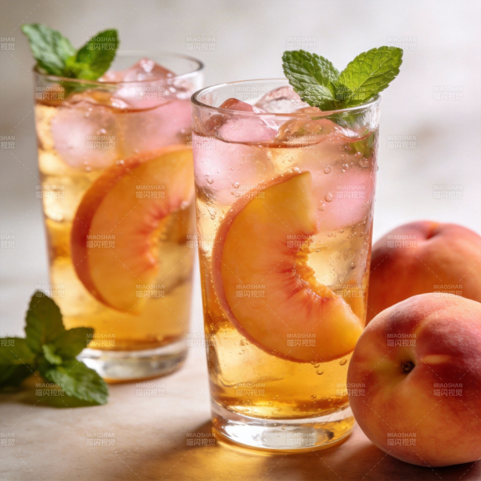 桃子薄荷冰饮图片