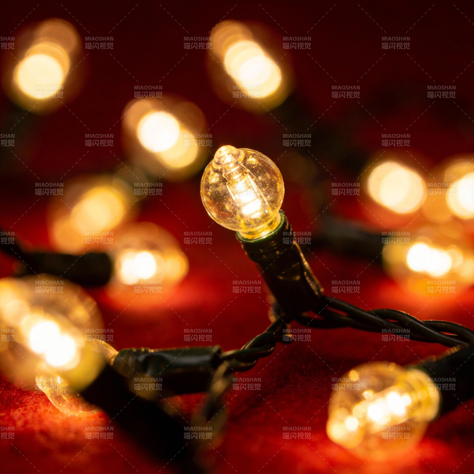 温暖的节日灯饰图片