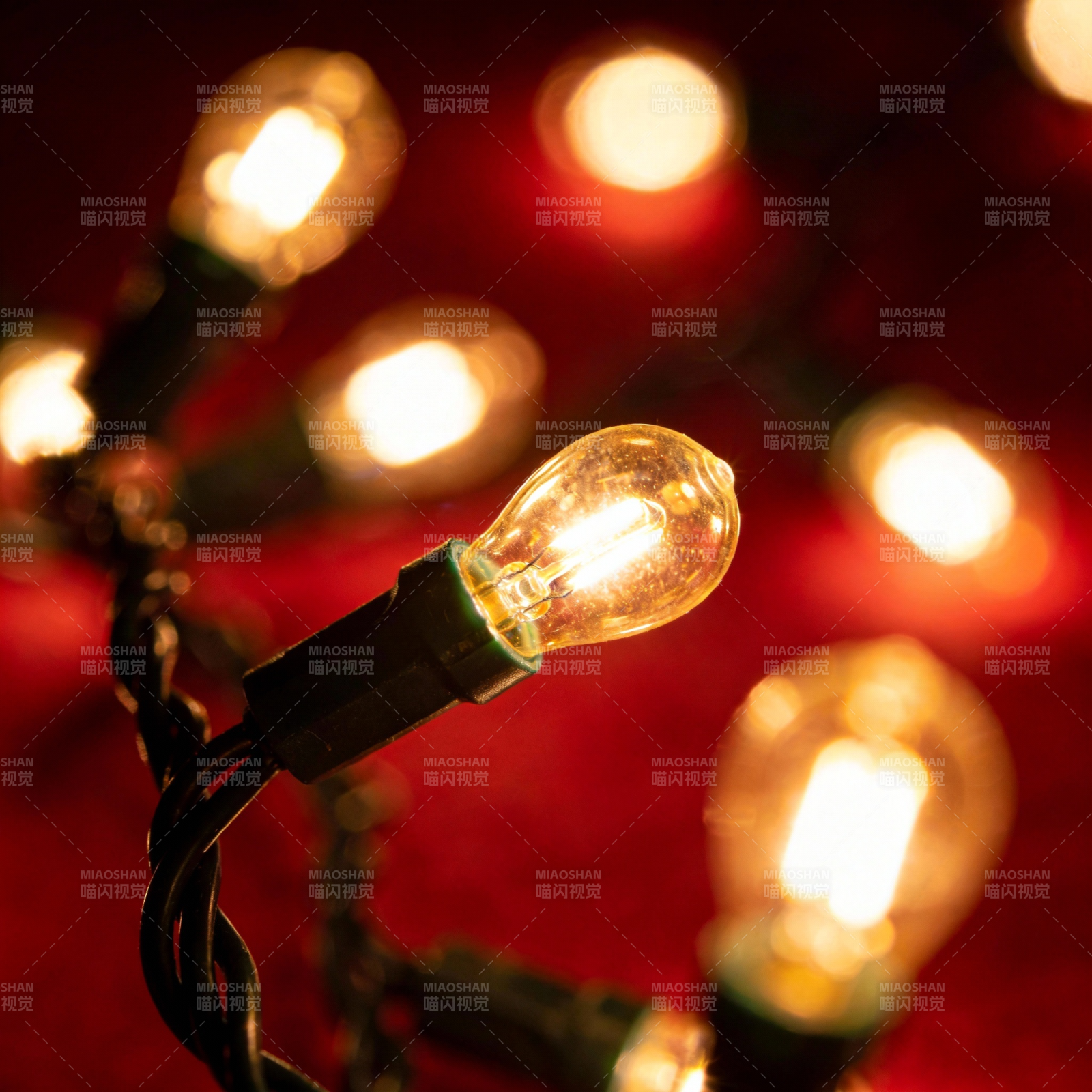 温暖的节日灯饰图片