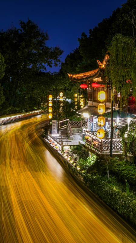 夜游秦淮河灯火璀璨图片