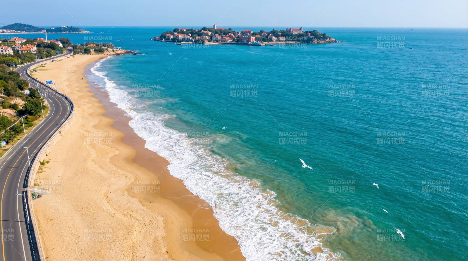 碧海金沙海岸线图片