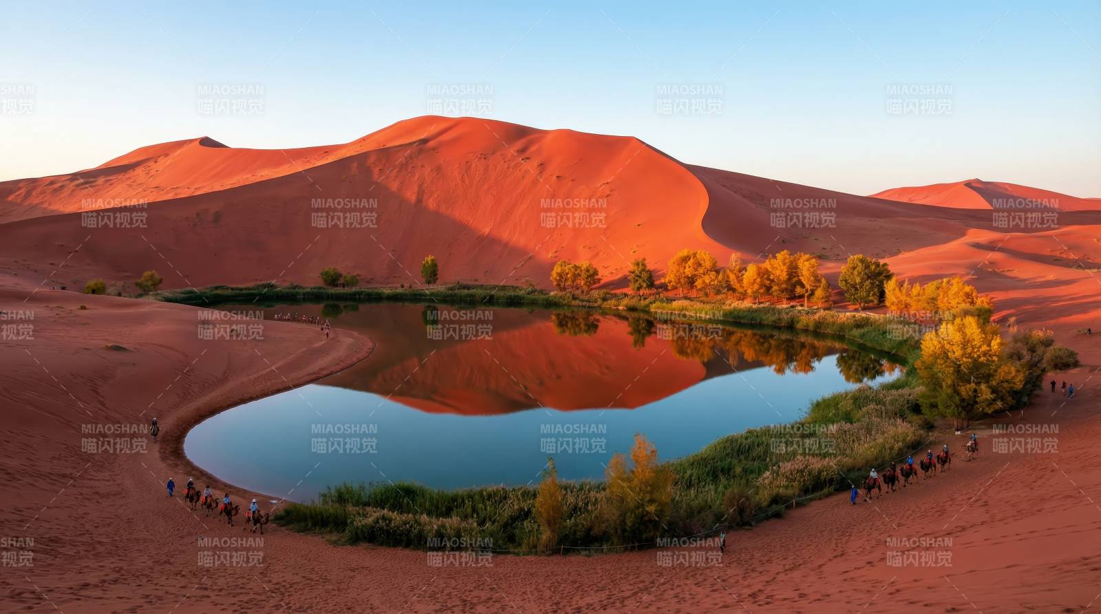 沙漠绿洲倒影图片