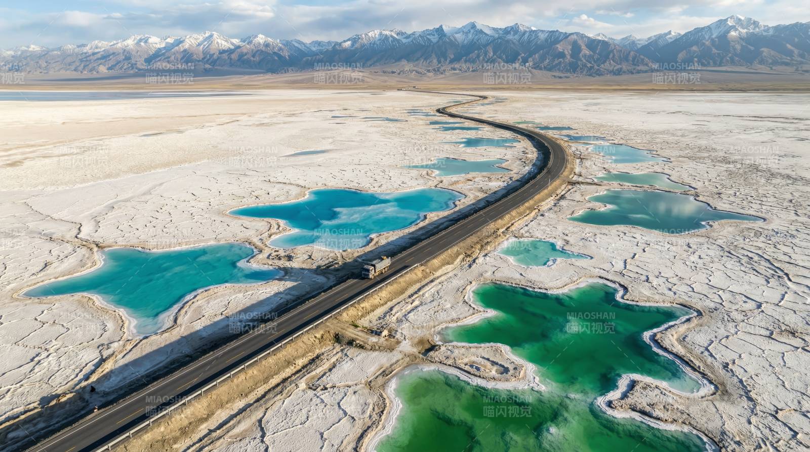 盐湖公路奇景图片