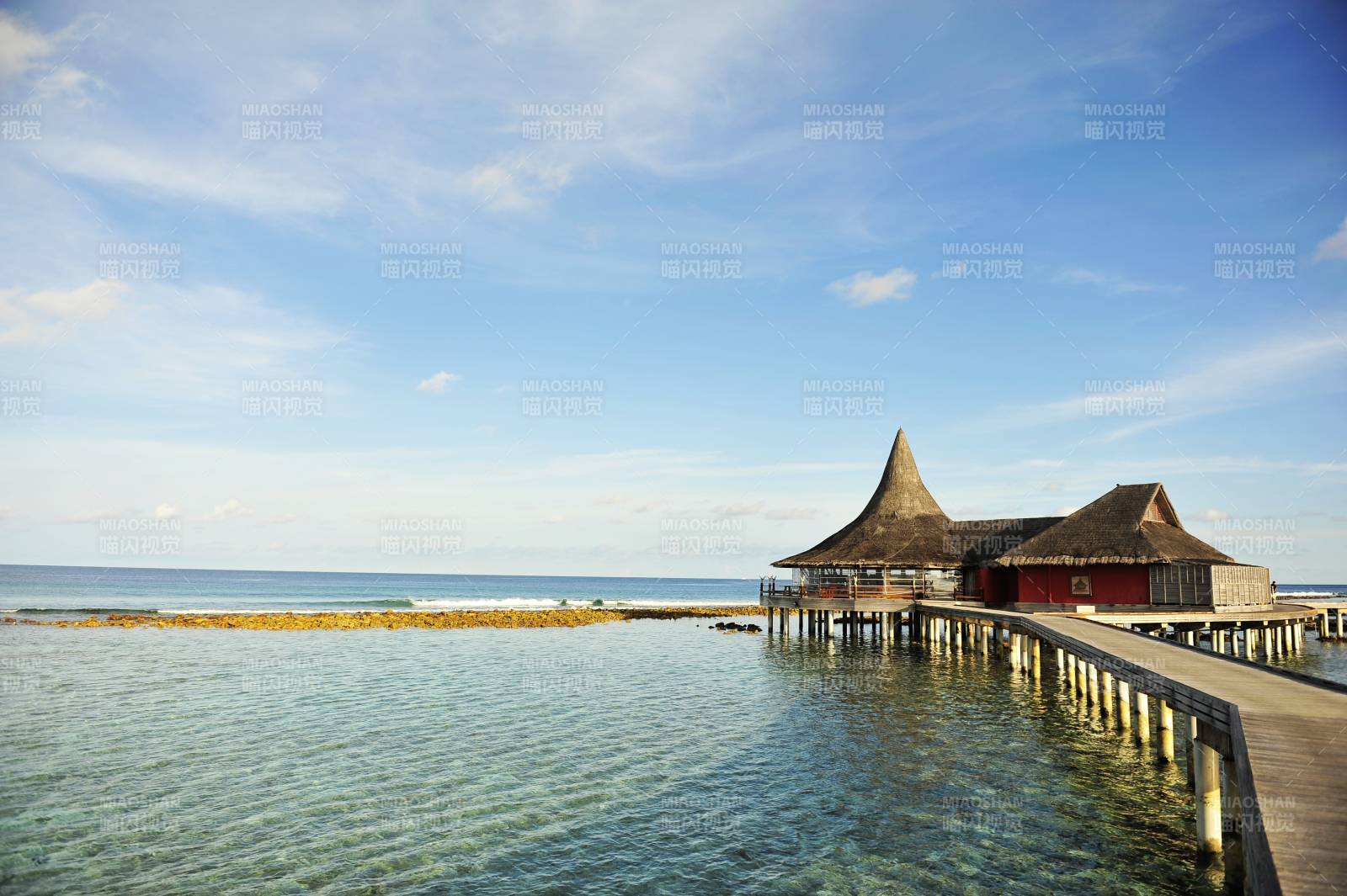 马尔代夫水上木屋风光图片