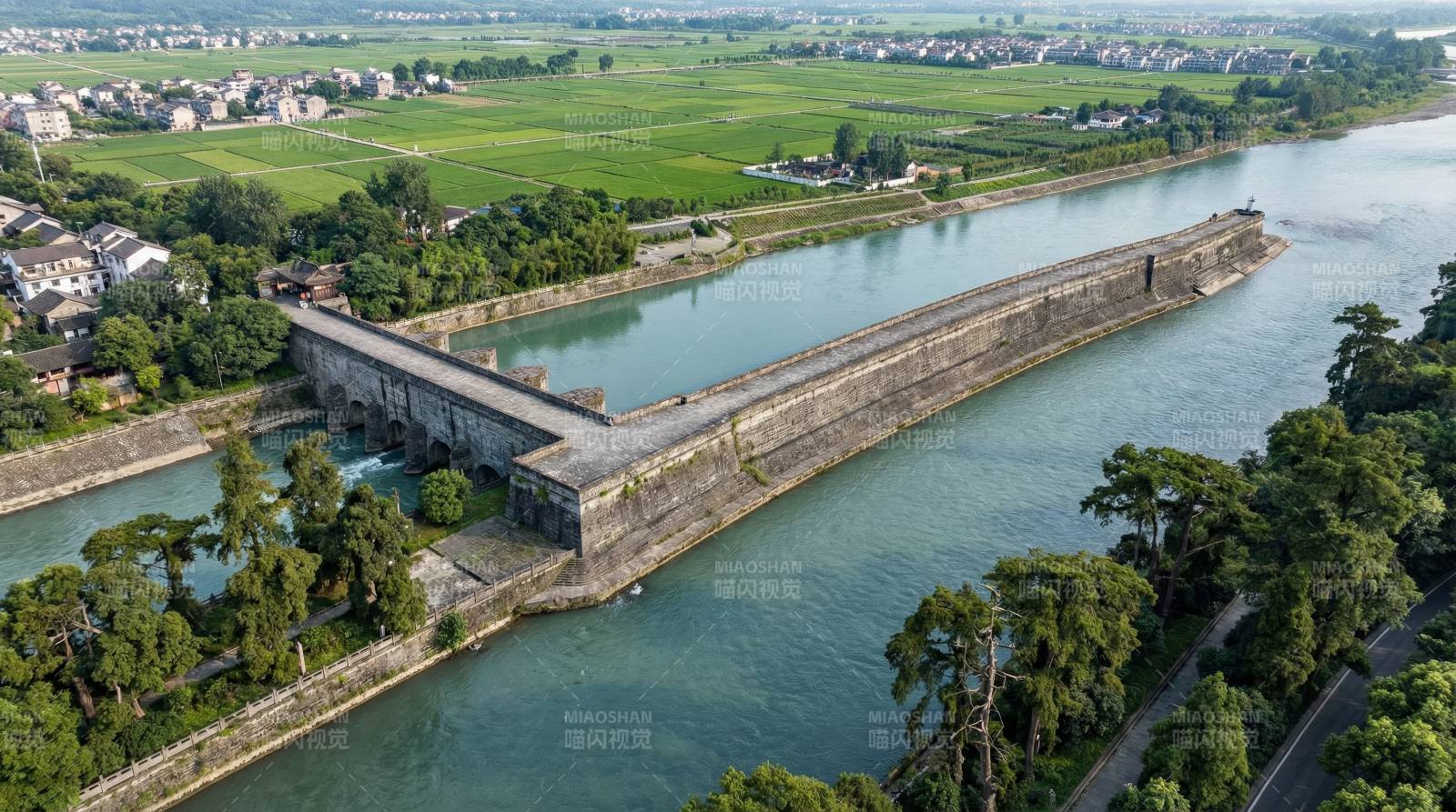 运河水闸风光图片