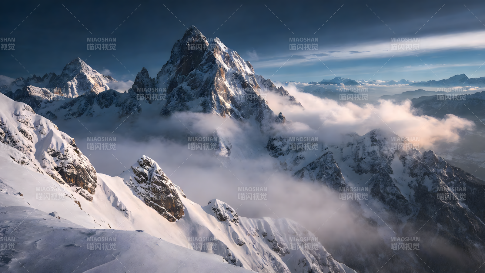 雪峰云海图片