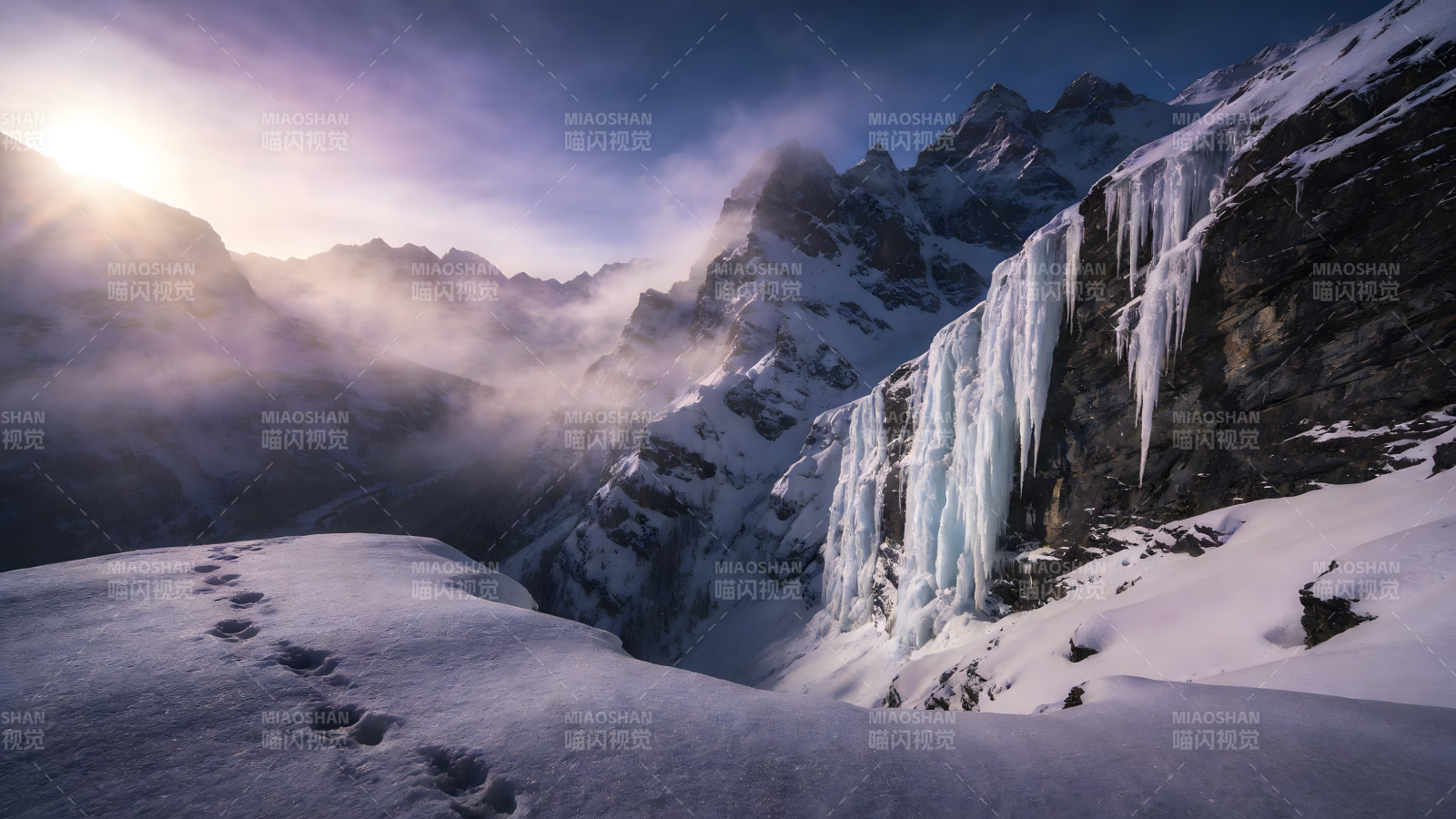 雪域冰瀑晨曦图片
