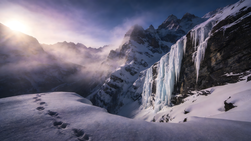 雪域冰瀑晨曦图片