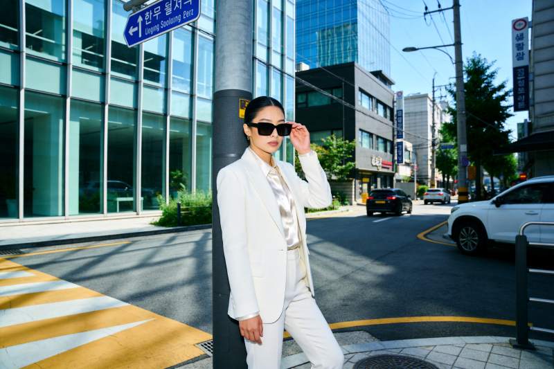 都市白裙女子街拍图片