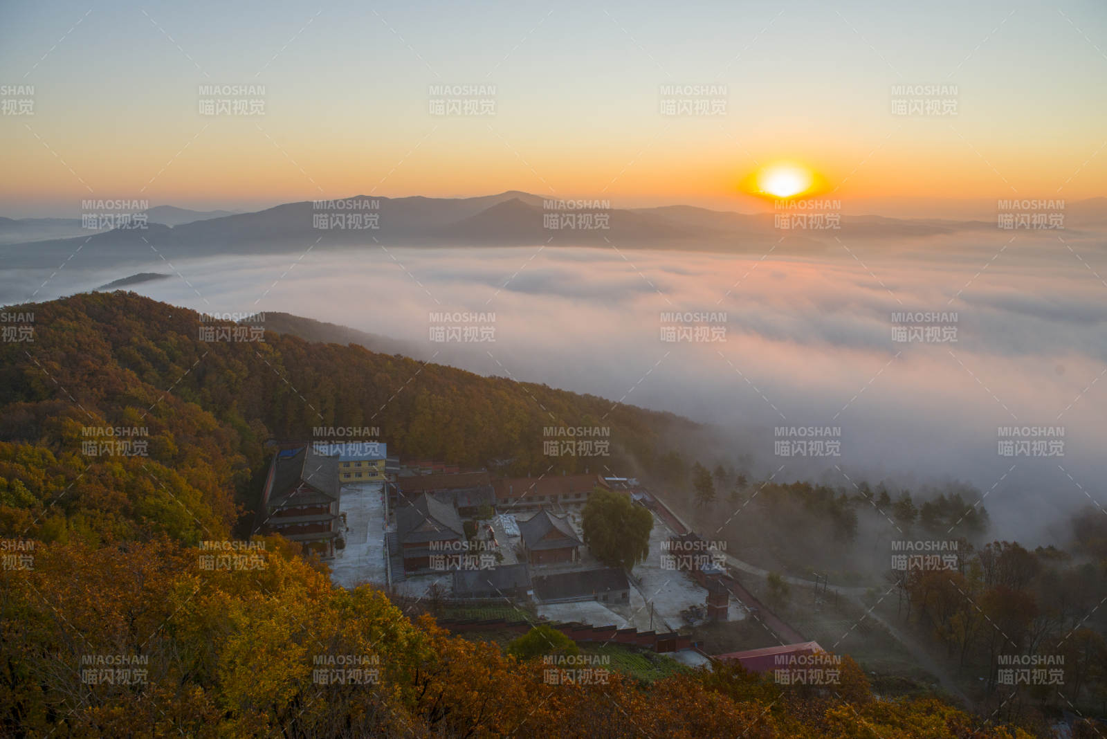 黎母山日出图片