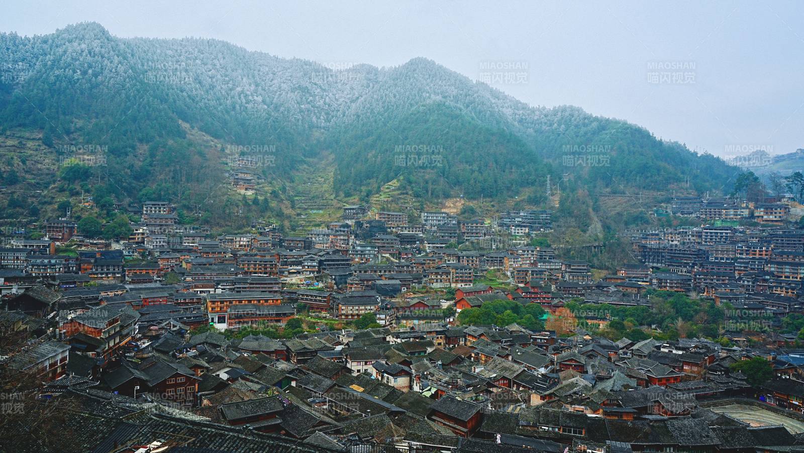 俯瞰千户苗寨图片