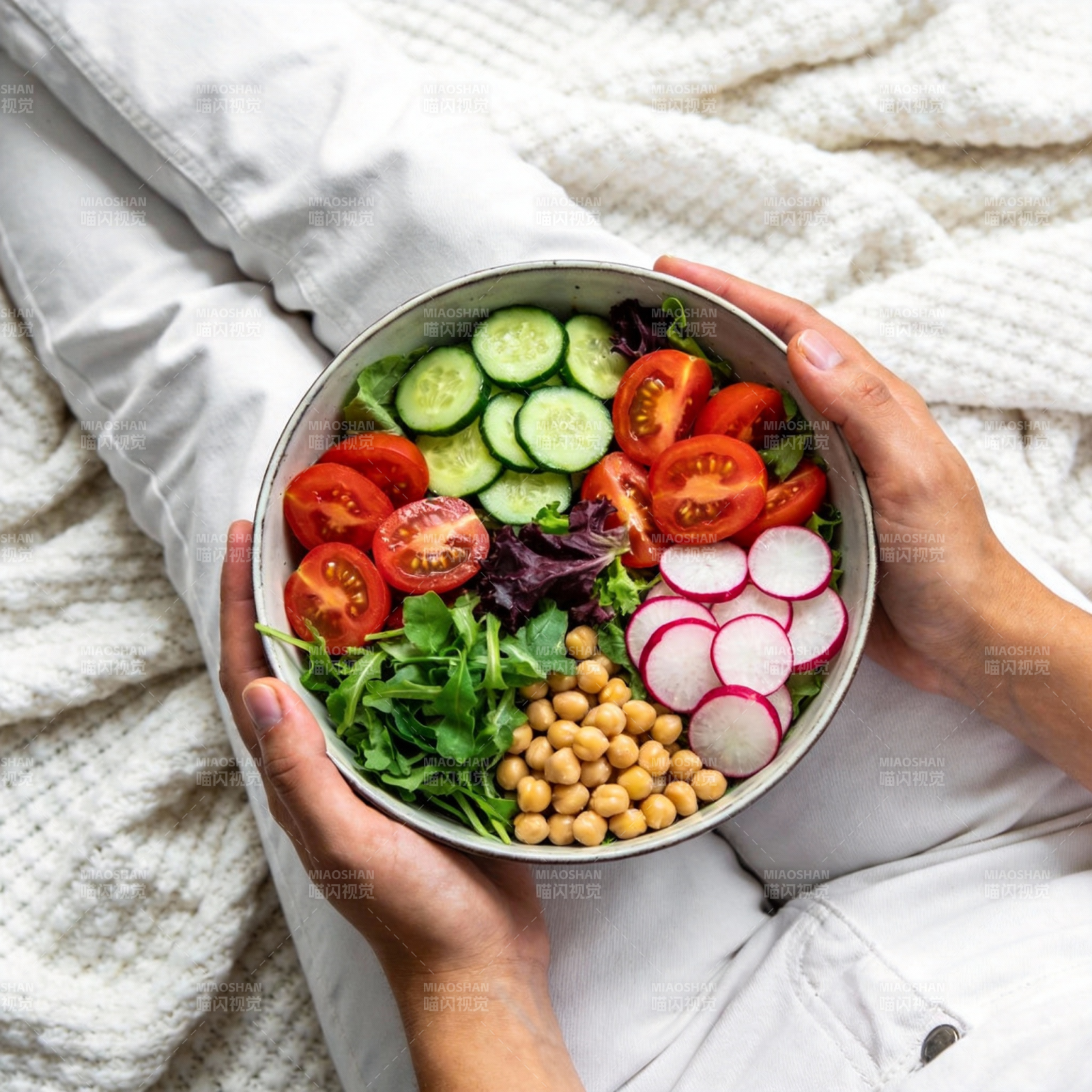 新鲜蔬果沙拉图片