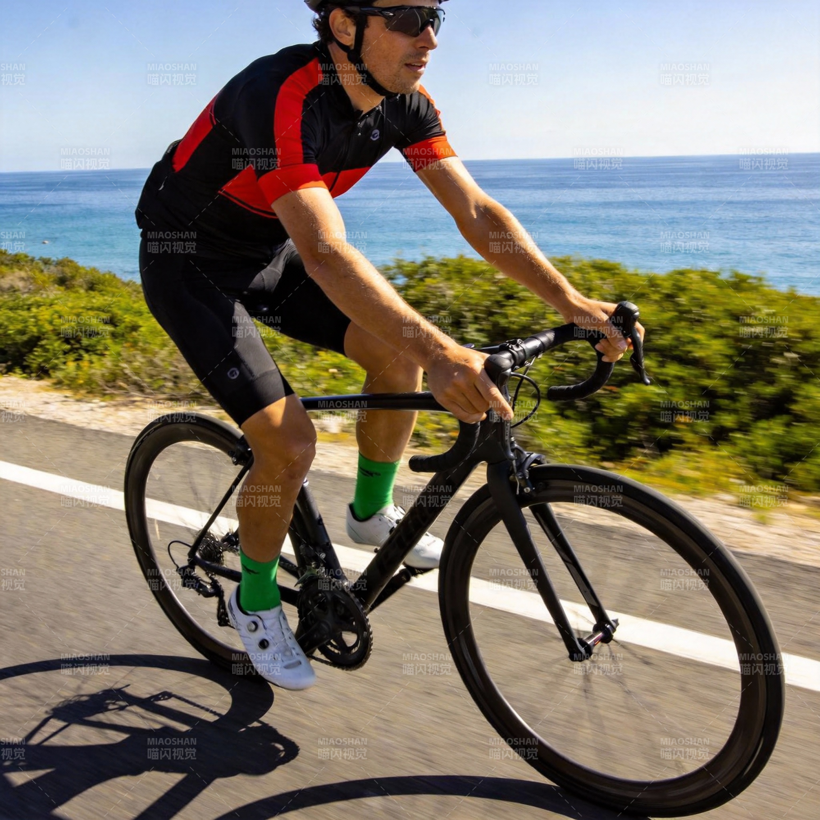 海边骑行 畅享自由图片