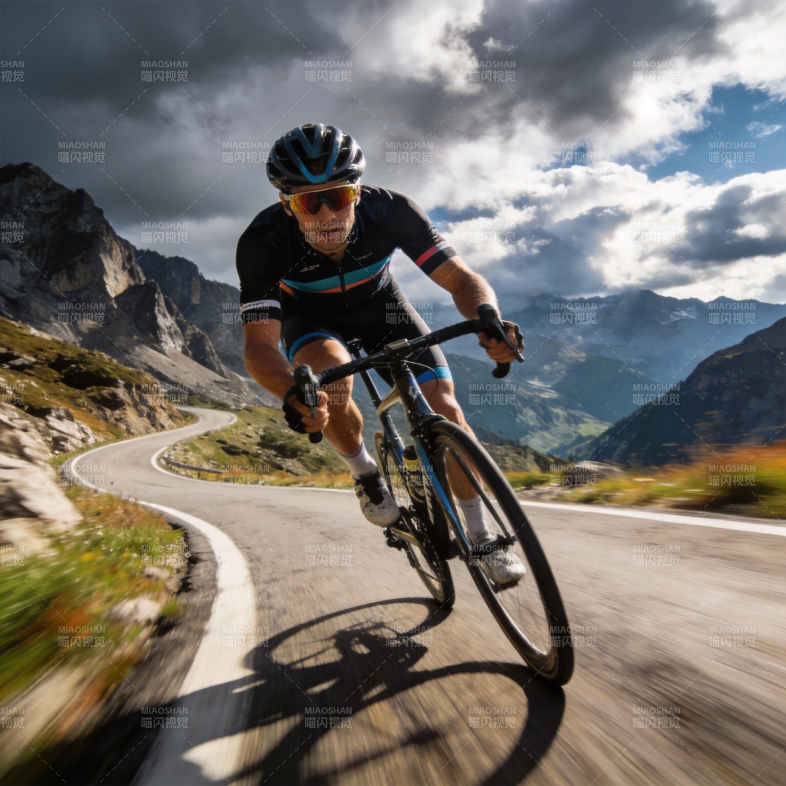 山地骑行 勇攀高峰图片