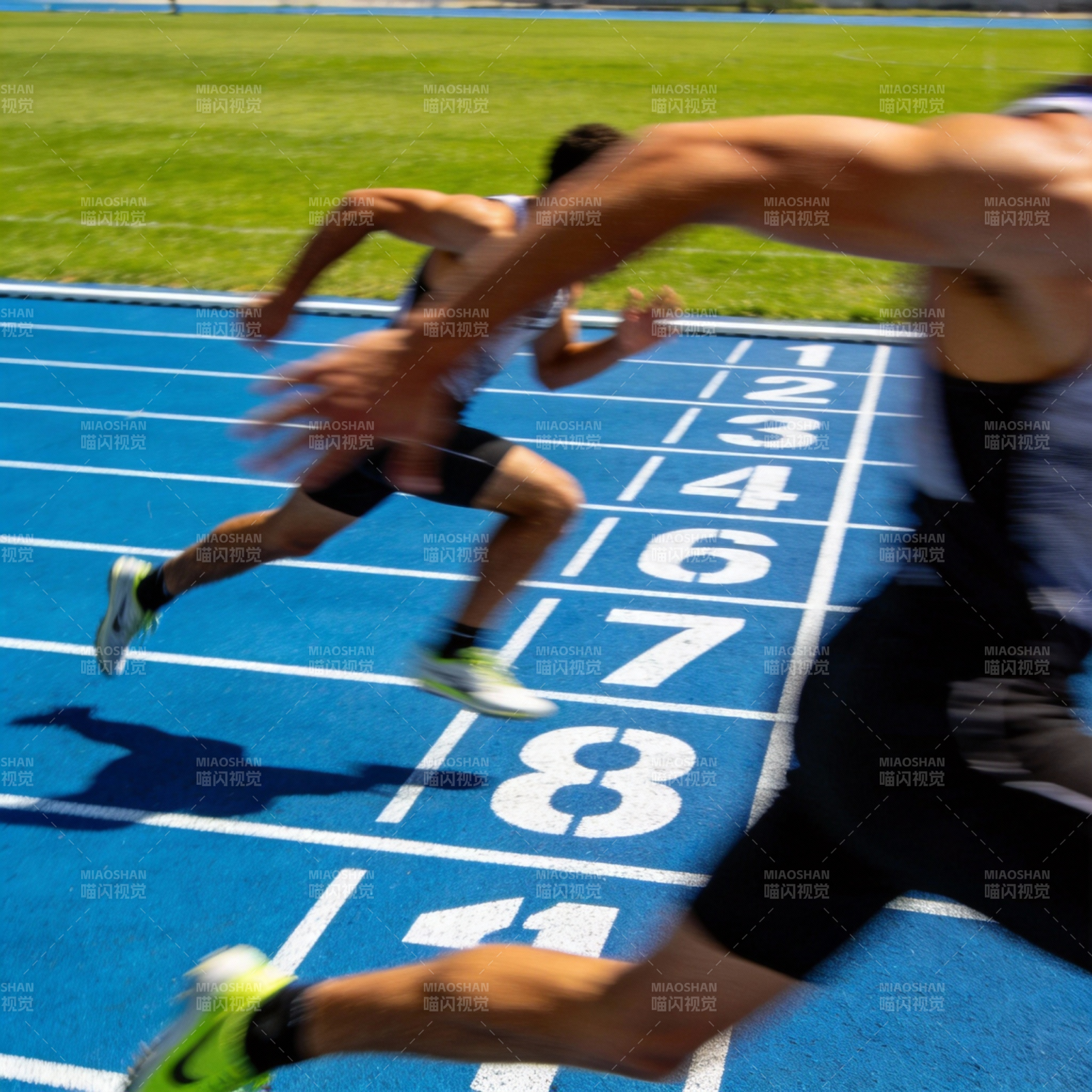 百米冲刺瞬间图片
