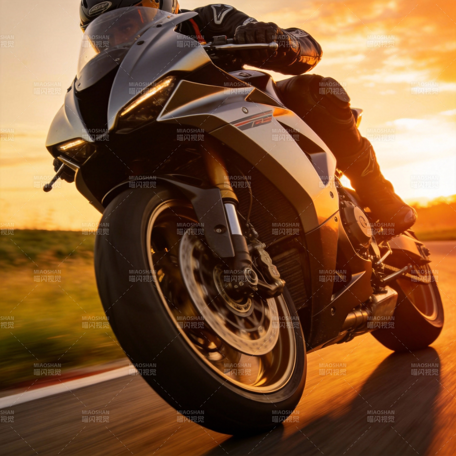 疾驰的摩托车图片