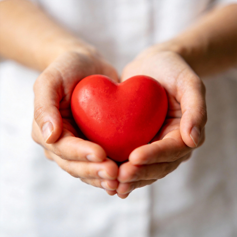 双手捧心 爱意满满图片