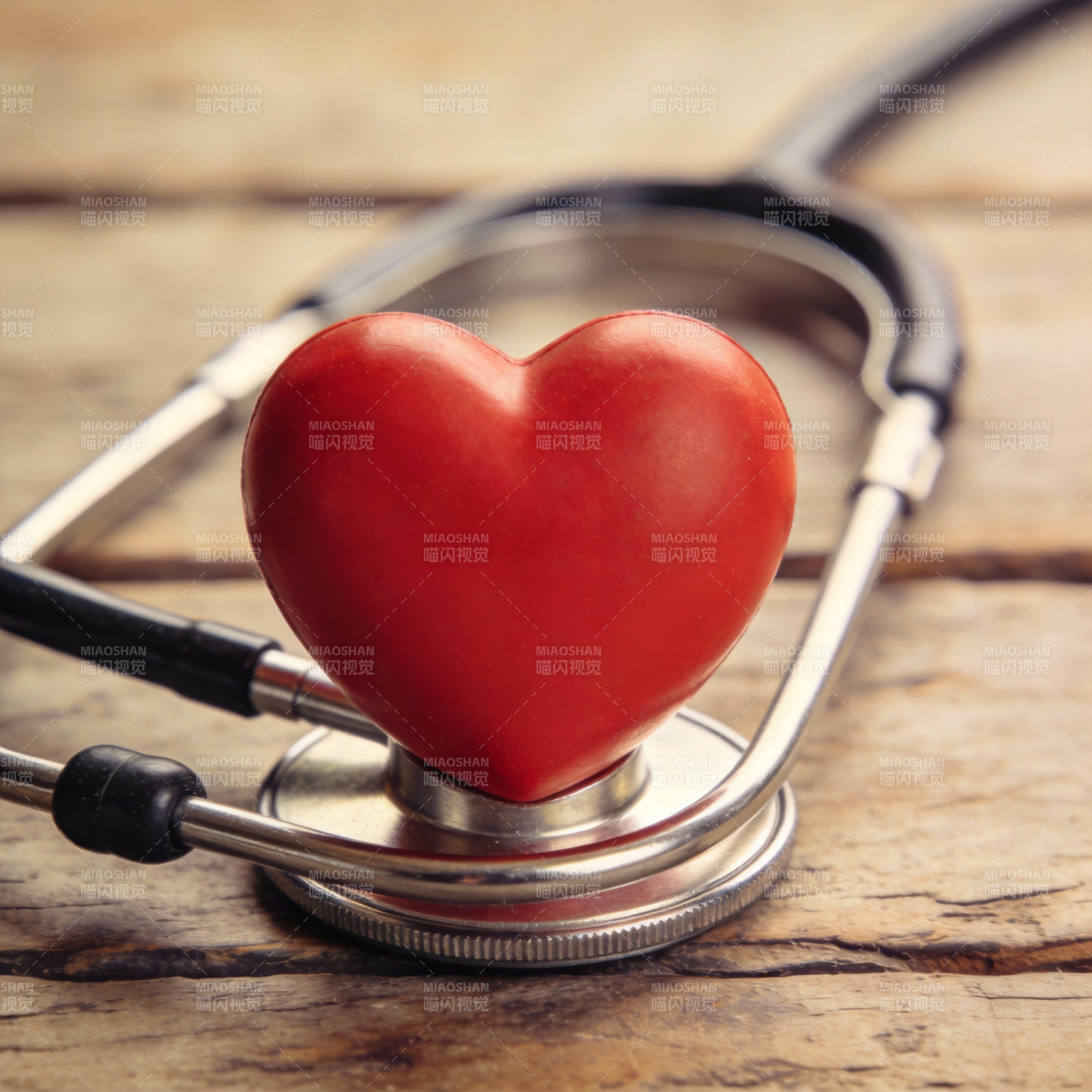 心与听诊器图片