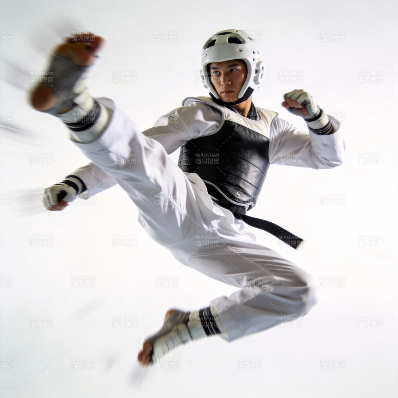 跆拳道高踢瞬间图片