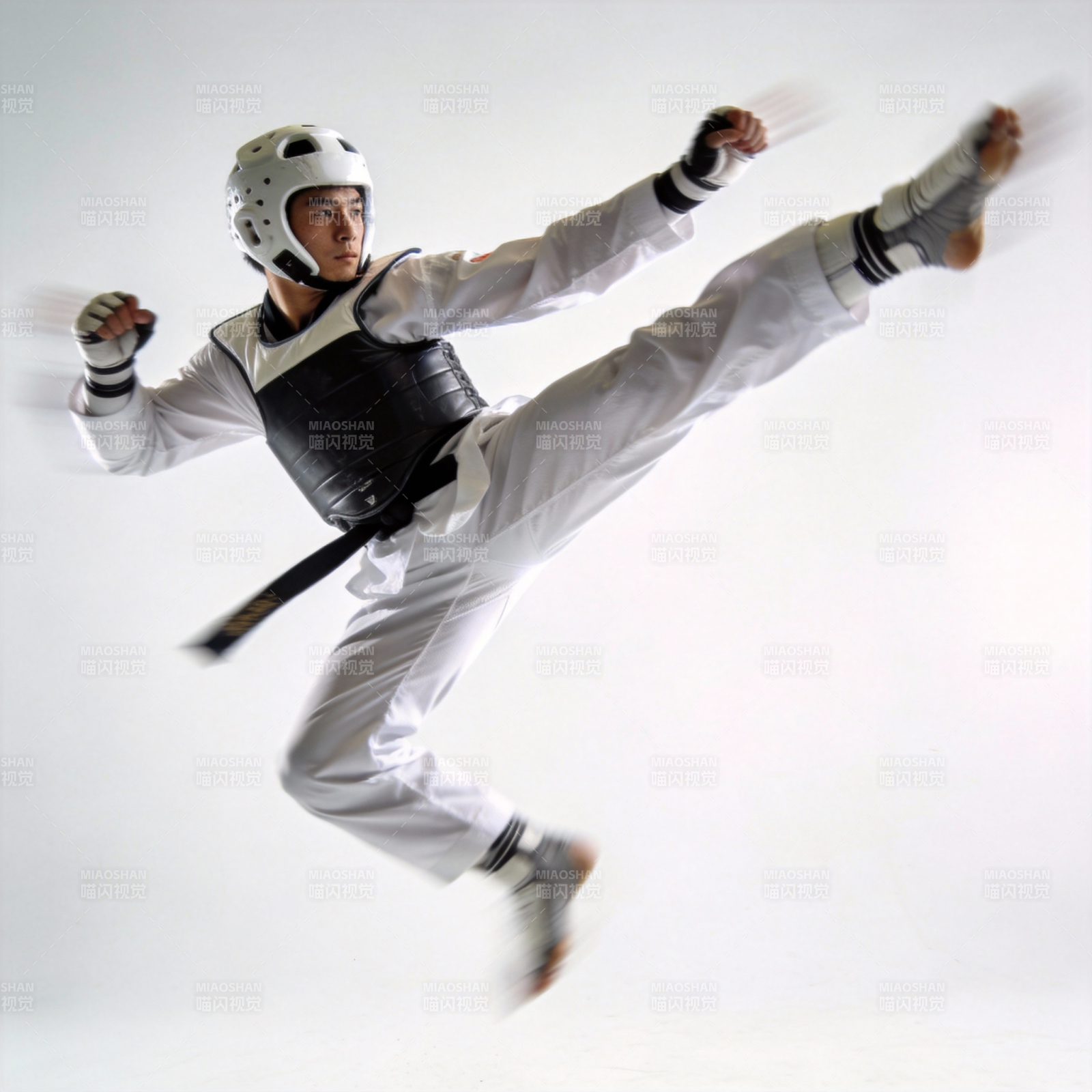 跆拳道高踢瞬间图片