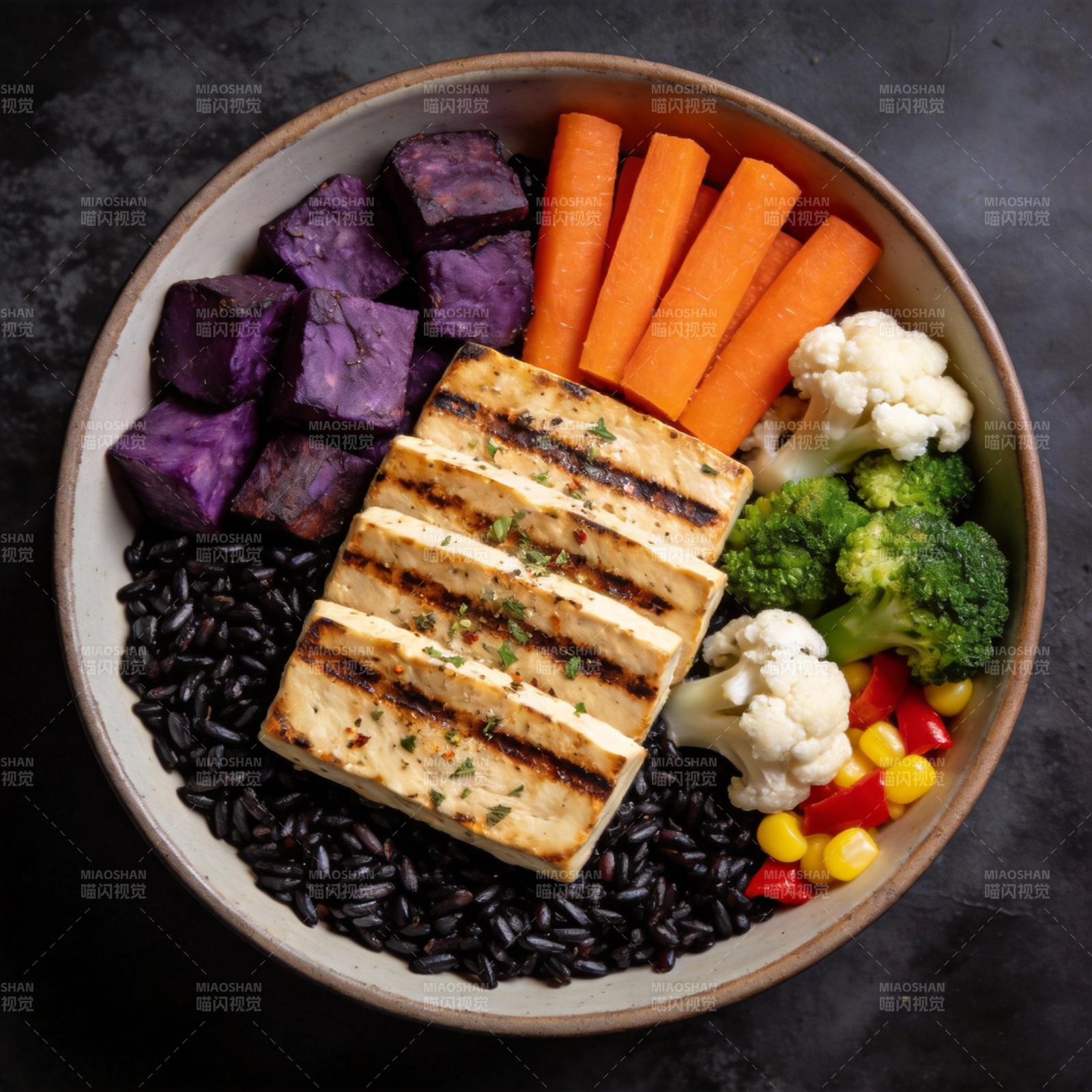 美味烤豆腐饭图片