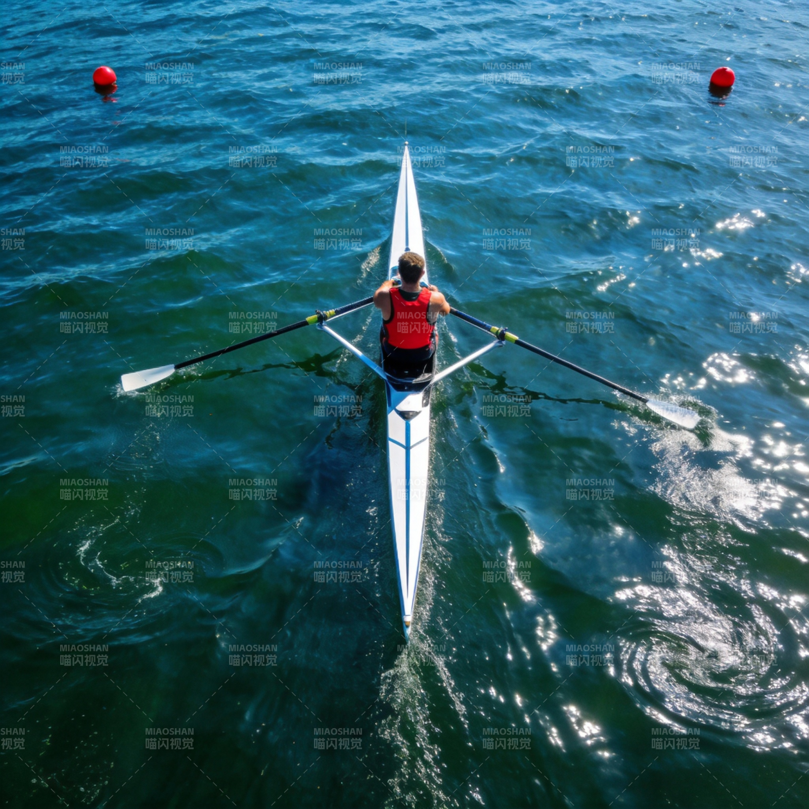单人划艇竞速图片