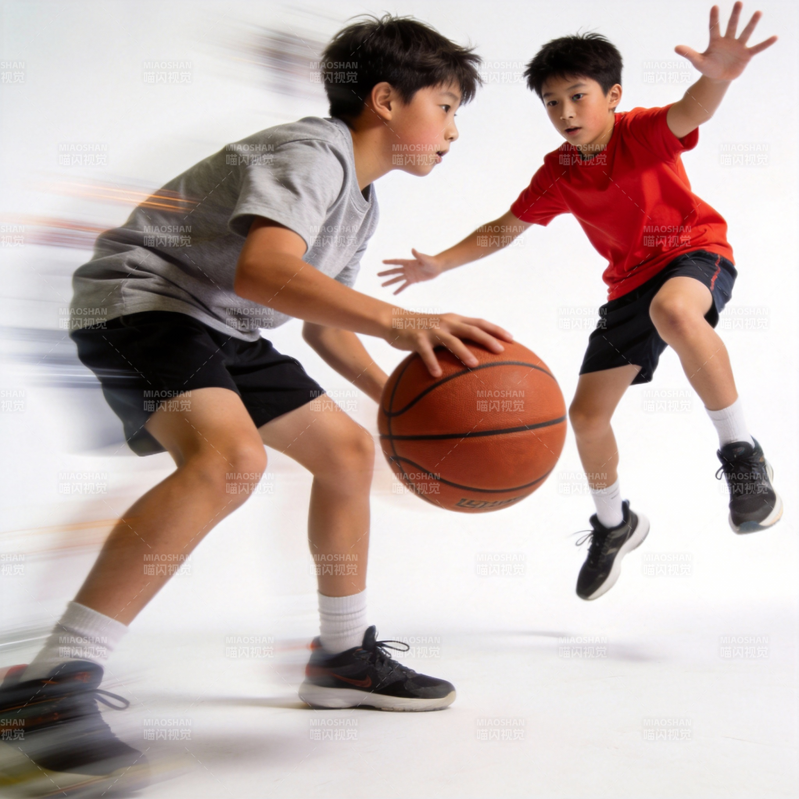 少年篮球对决图片