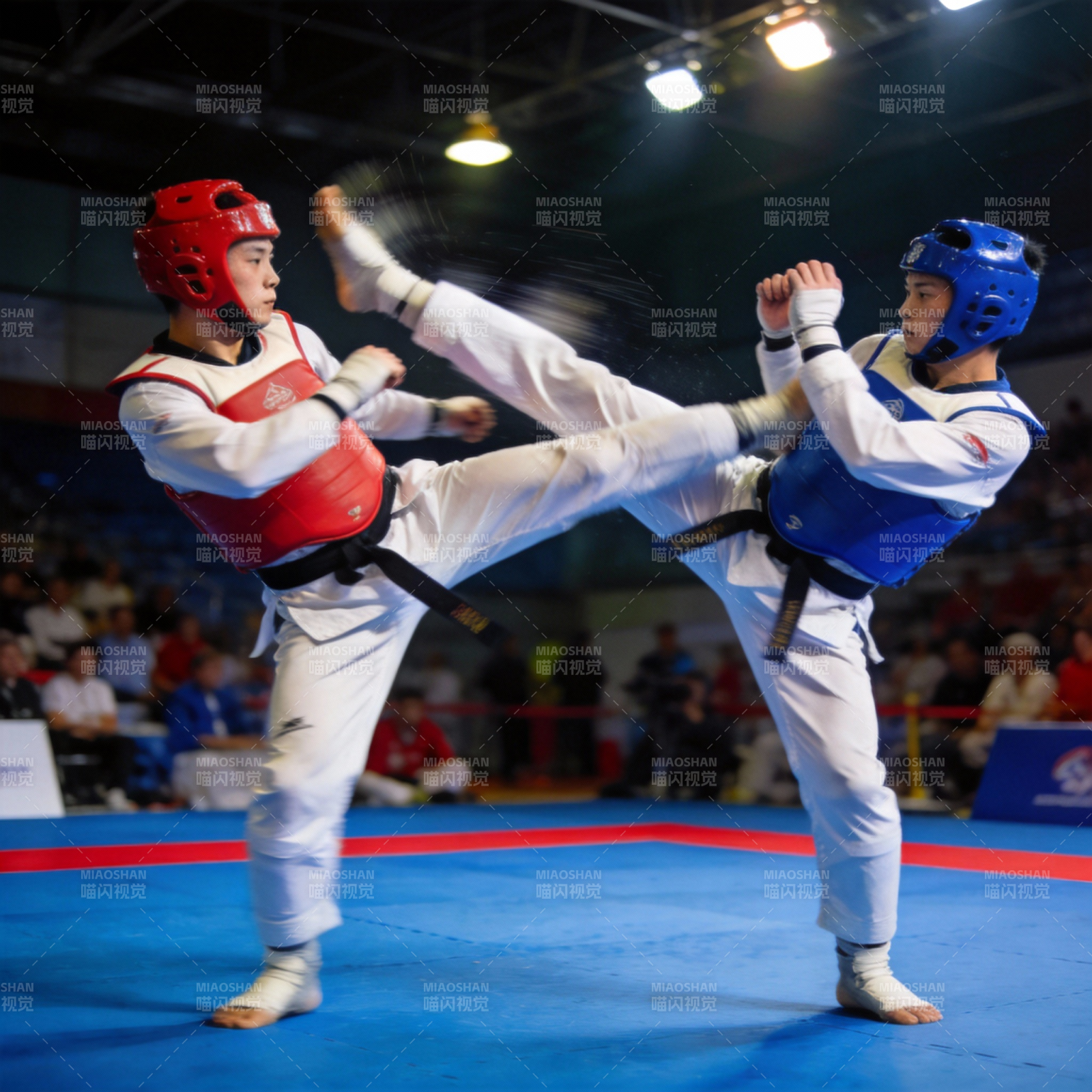 跆拳道对决瞬间图片