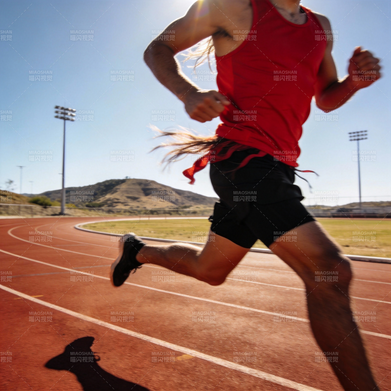 赛道上的奔跑者图片