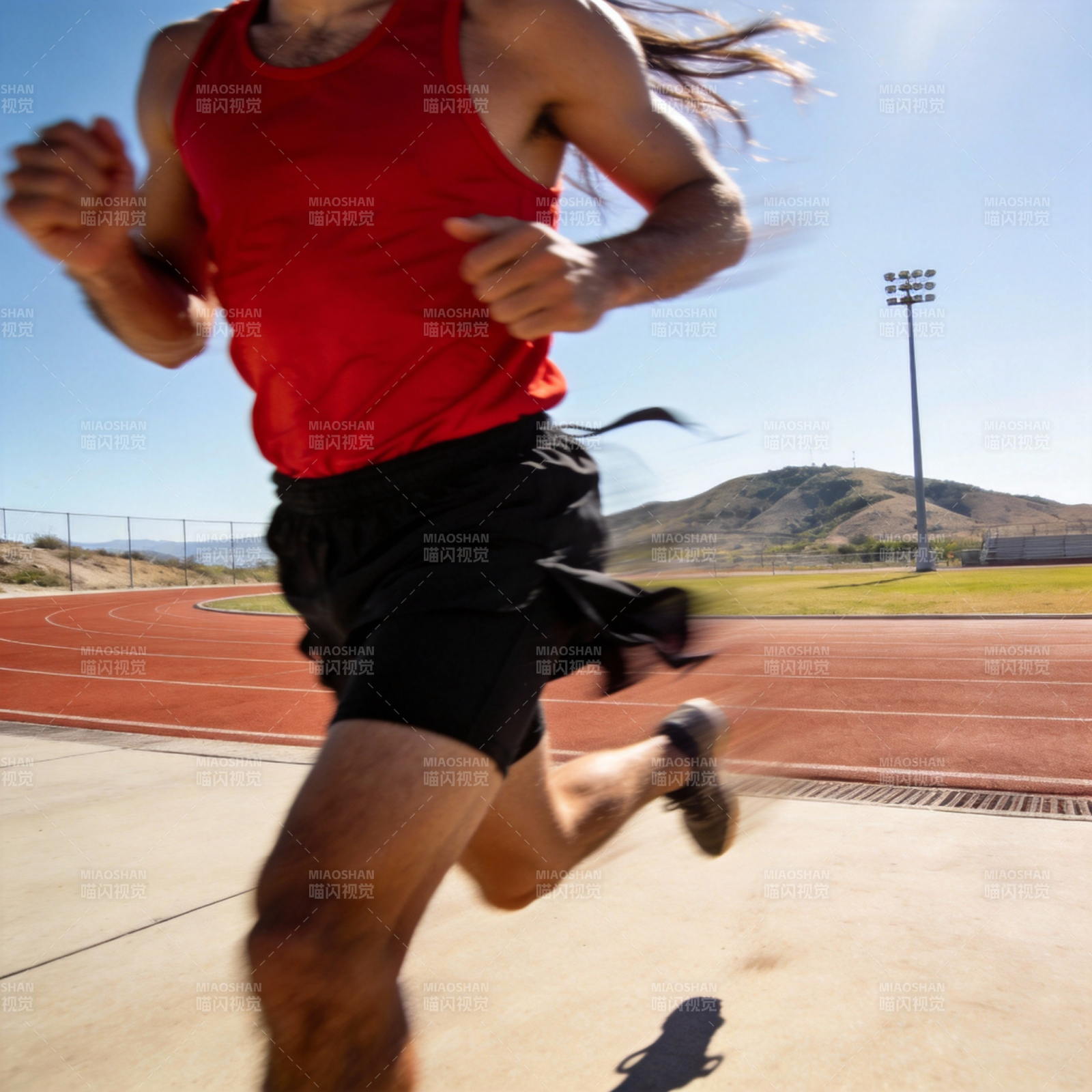 奔跑的运动员图片