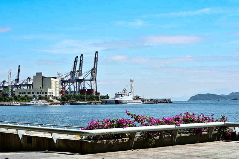 深圳盐田港口海滨栈道景观图片