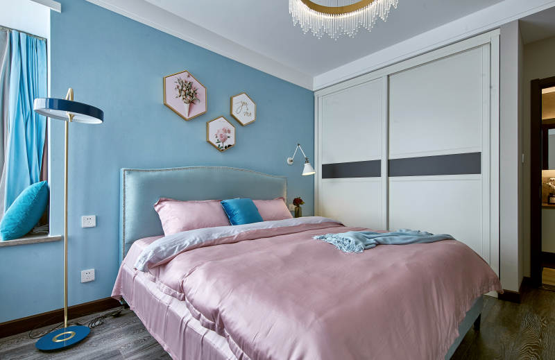 温馨蓝色卧室图片