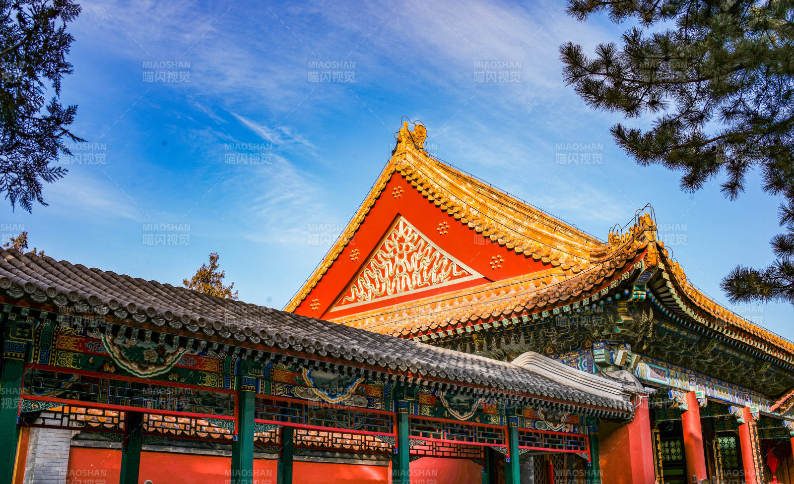 颐和园红墙金瓦图片