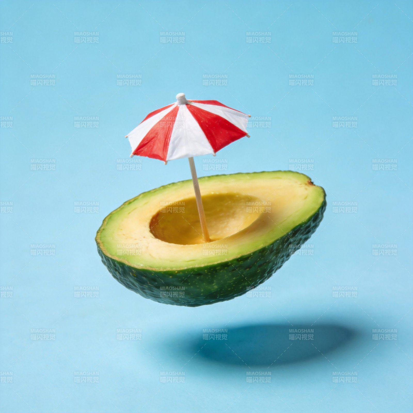 漂浮牛油果伞图片