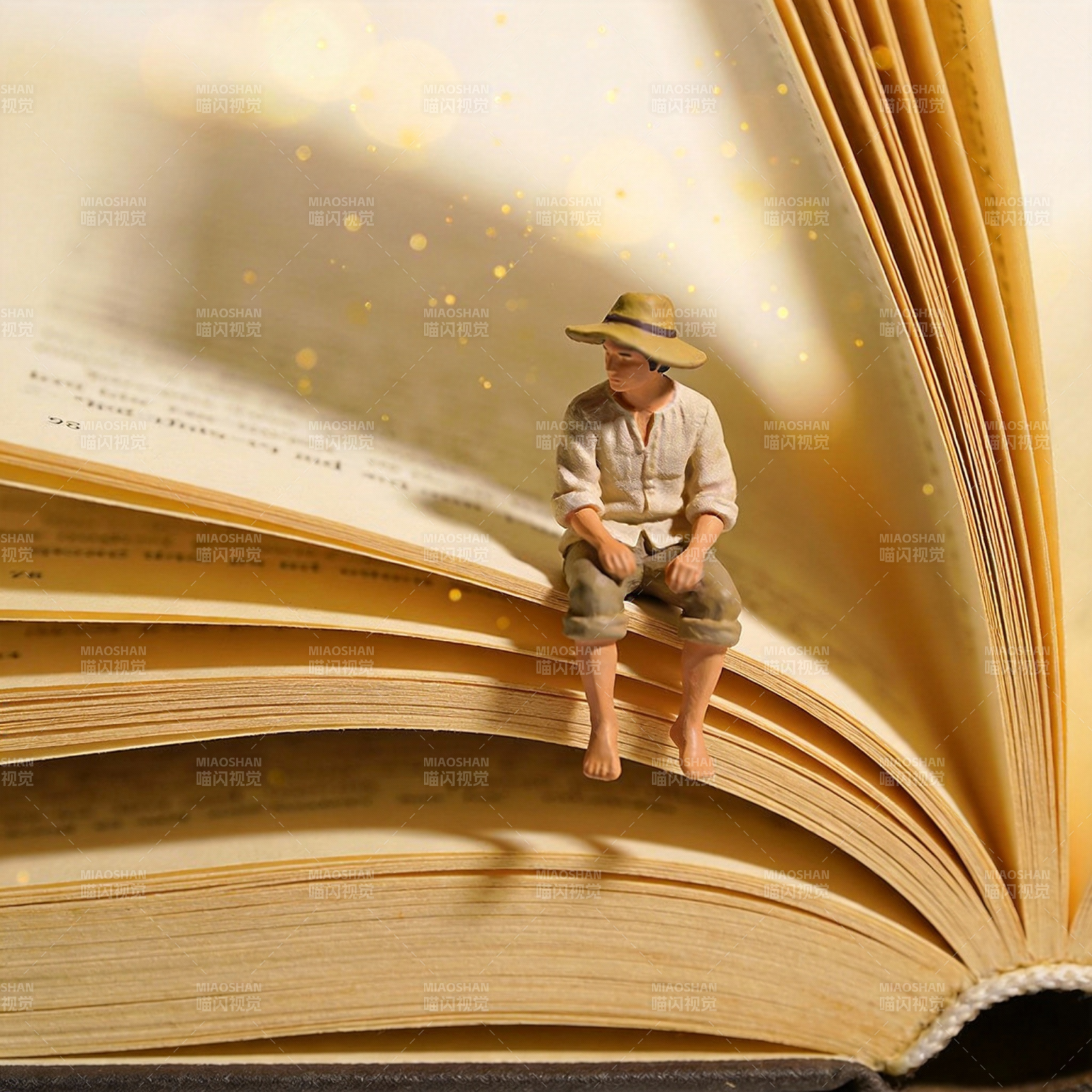 书页上的小人图片