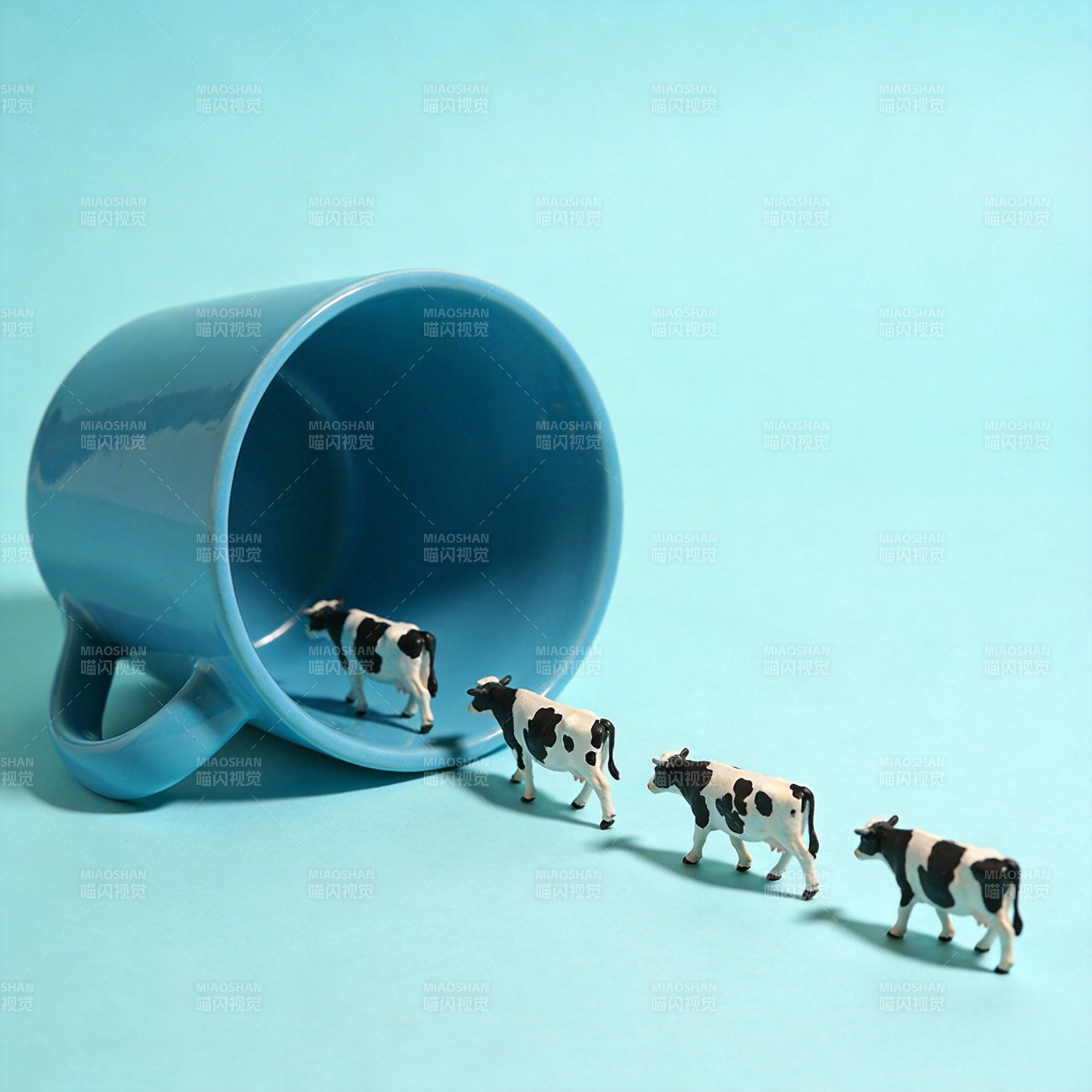 小牛出杯记图片