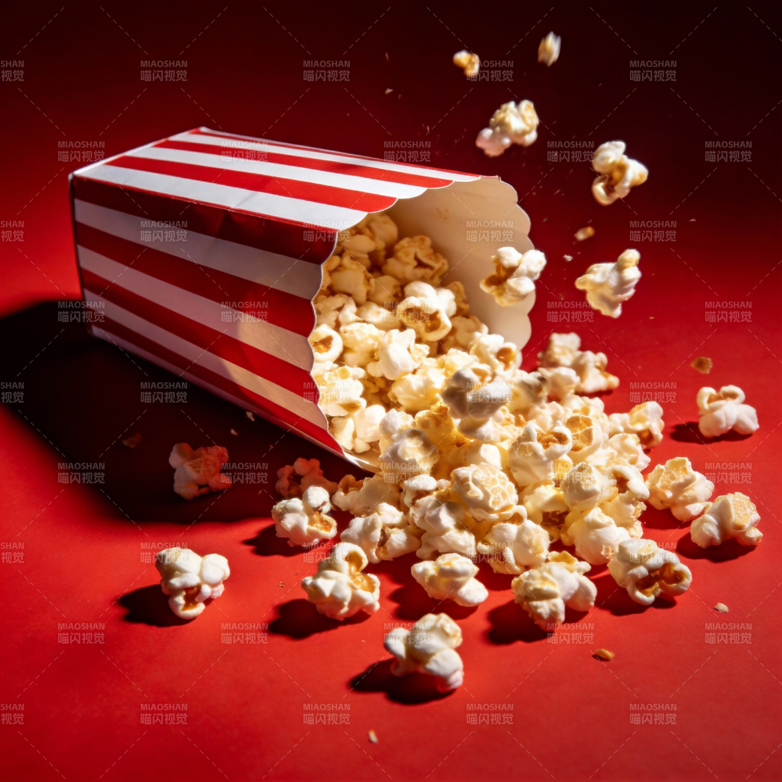 爆米花洒落瞬间图片