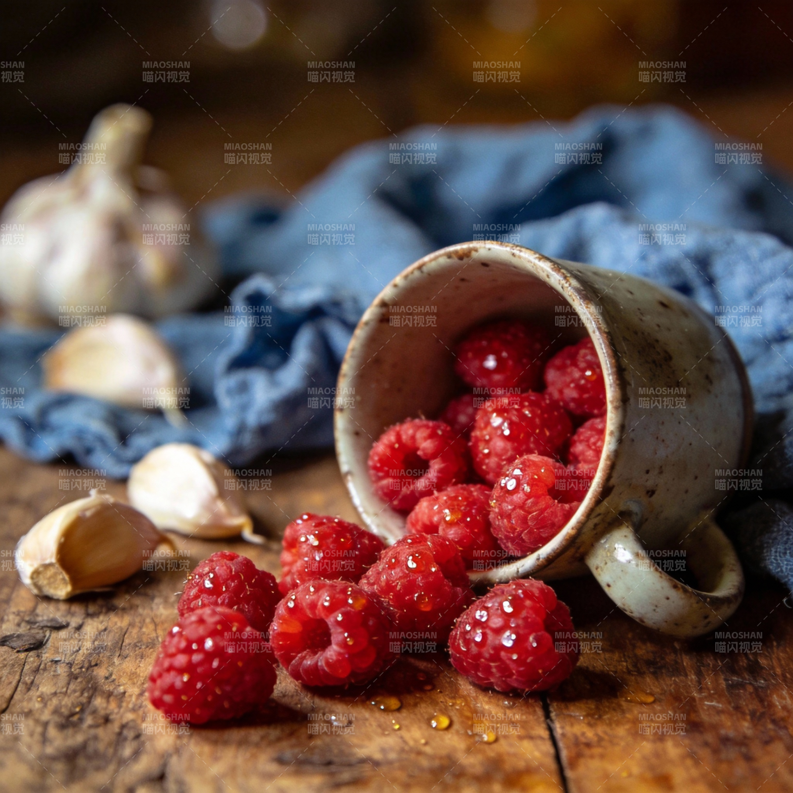 莓果溢杯 蒜香相伴图片