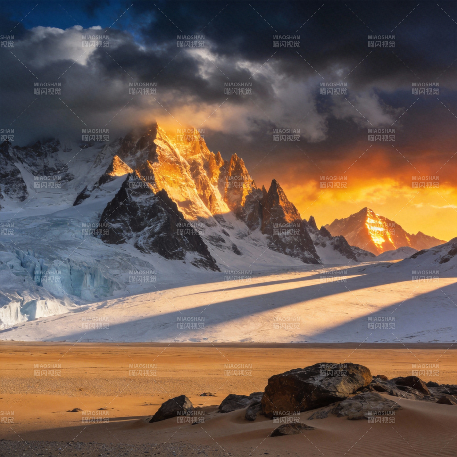 雪山日出奇景图片