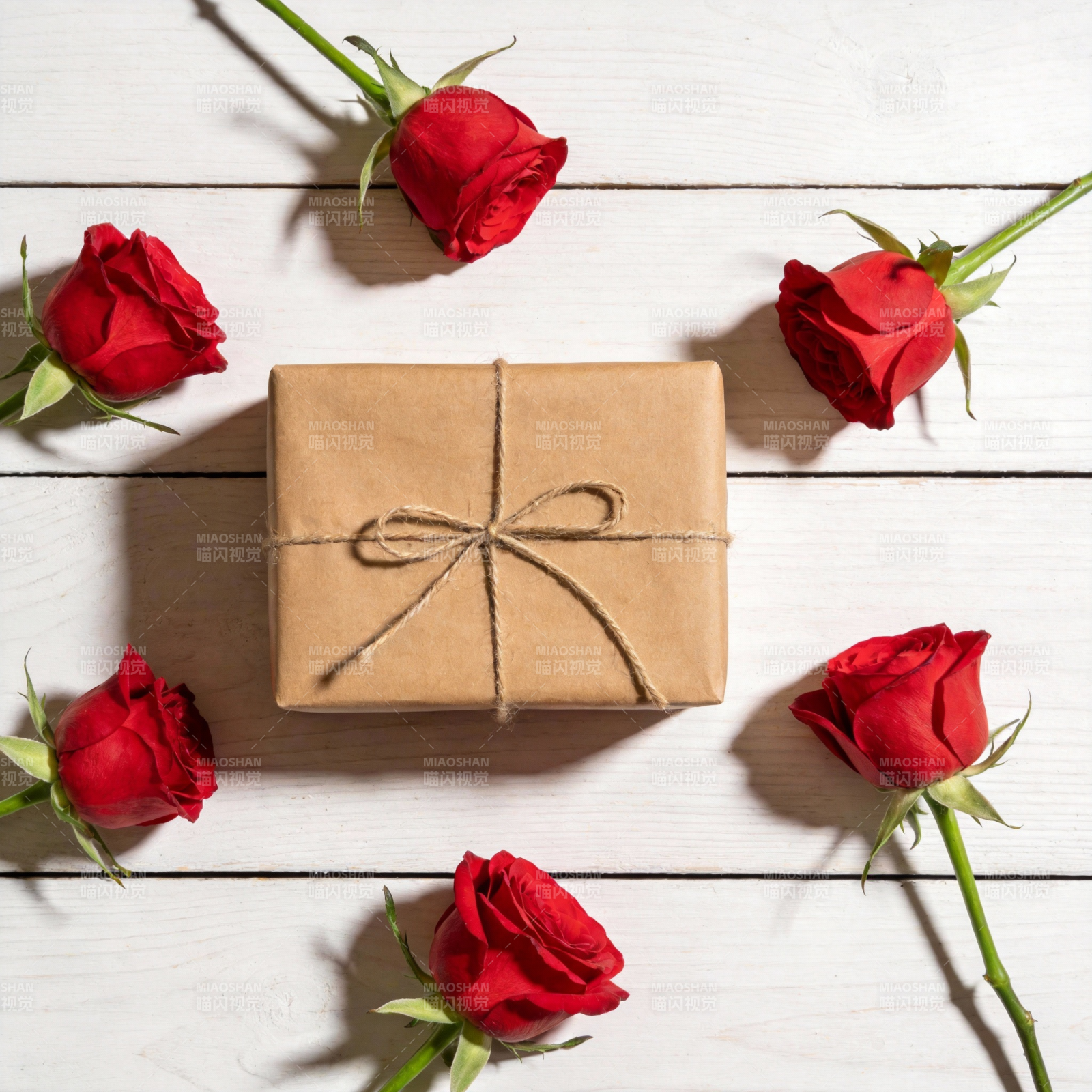 玫瑰环绕的礼物图片