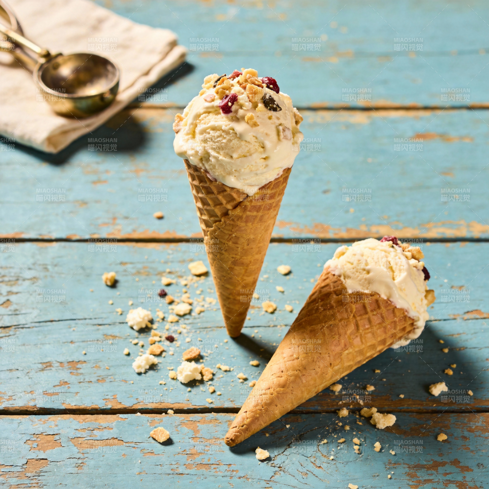 冰淇淋甜筒图片
