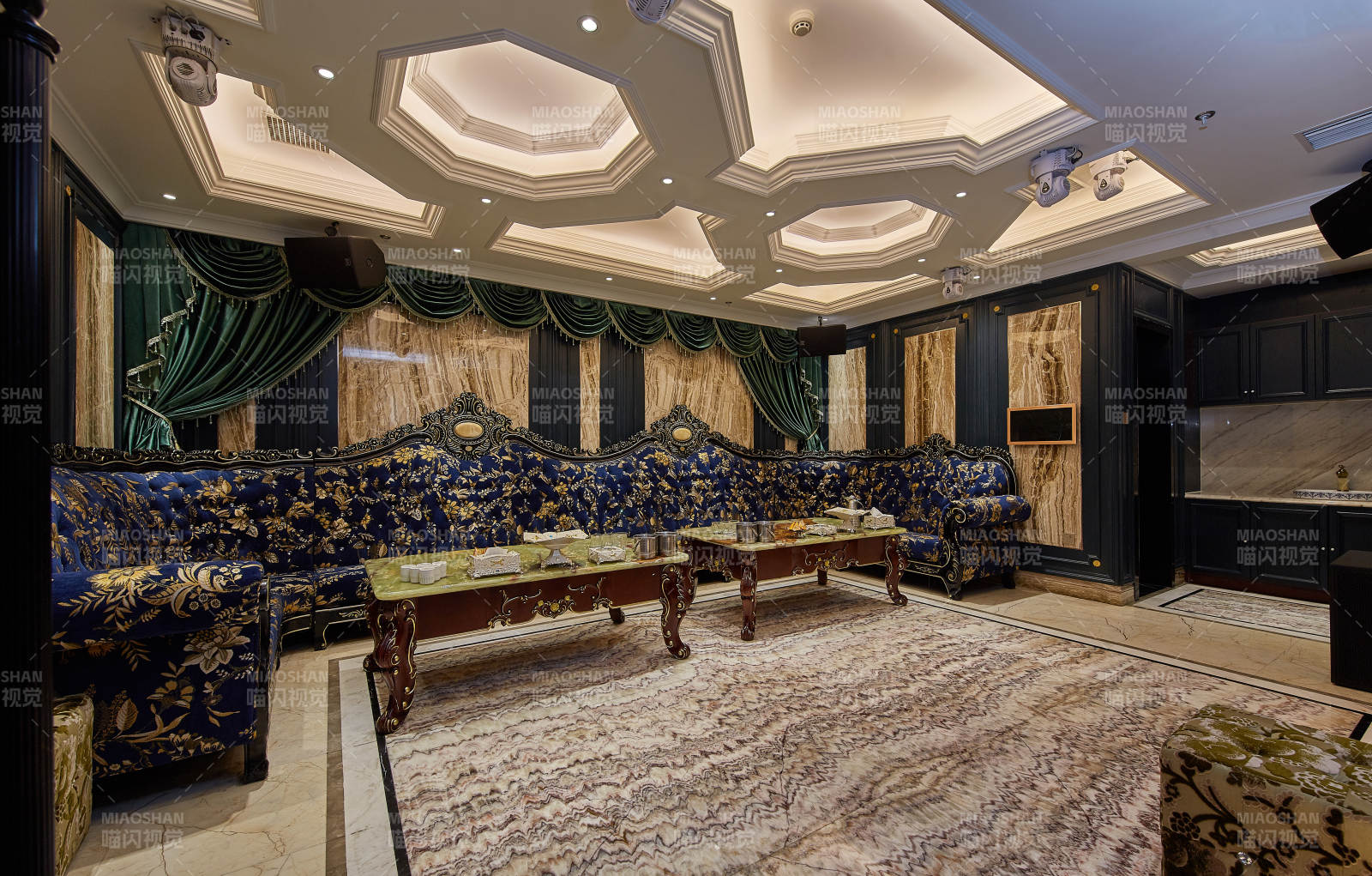 豪华客厅典雅布置图片