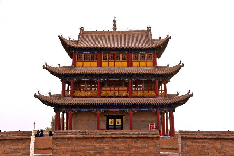 甘肃嘉峪关古城楼阁风光图片