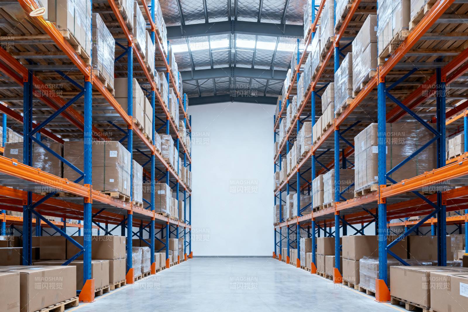 现代化仓库内部图片