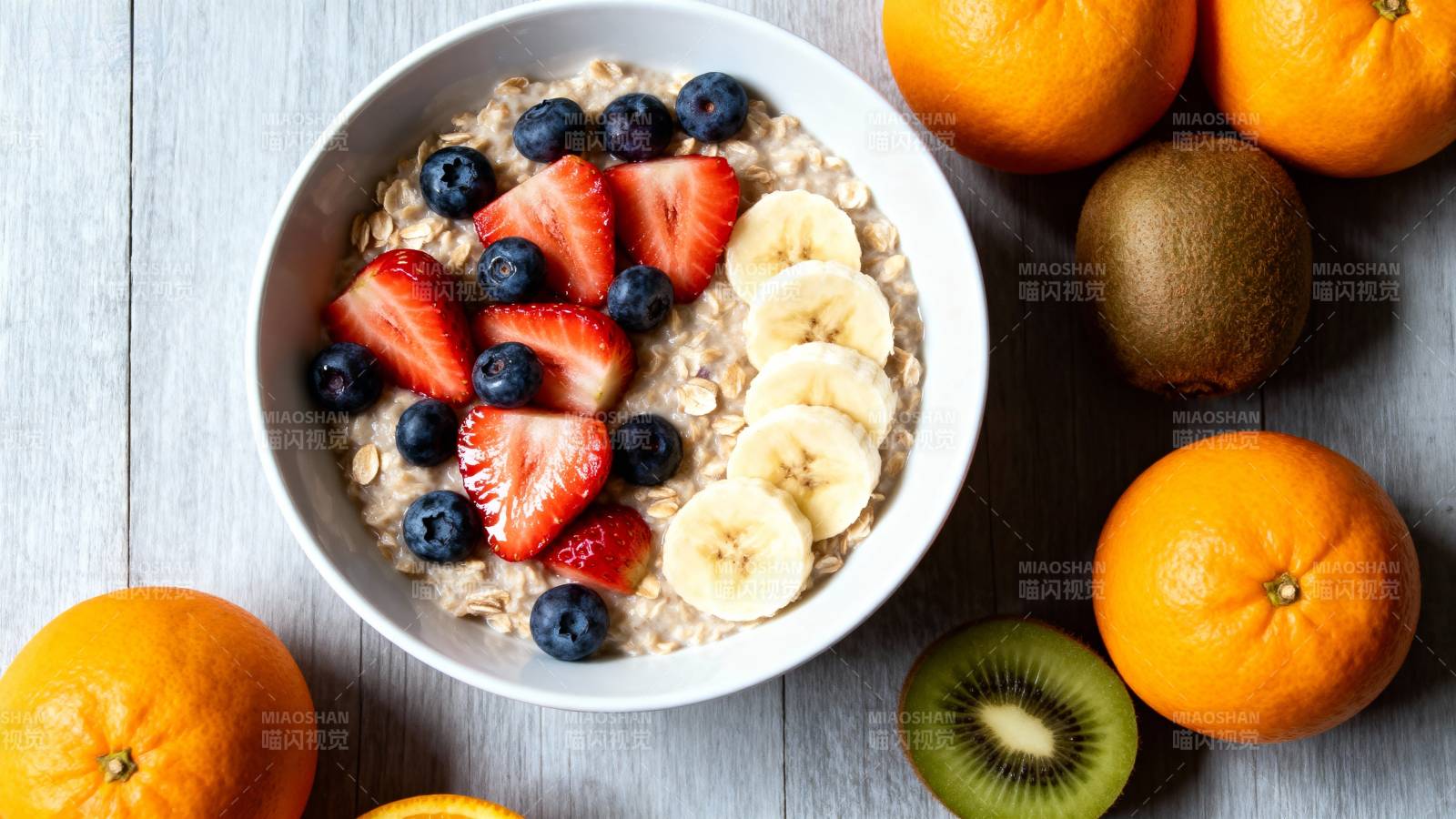 水果燕麦早餐图片
