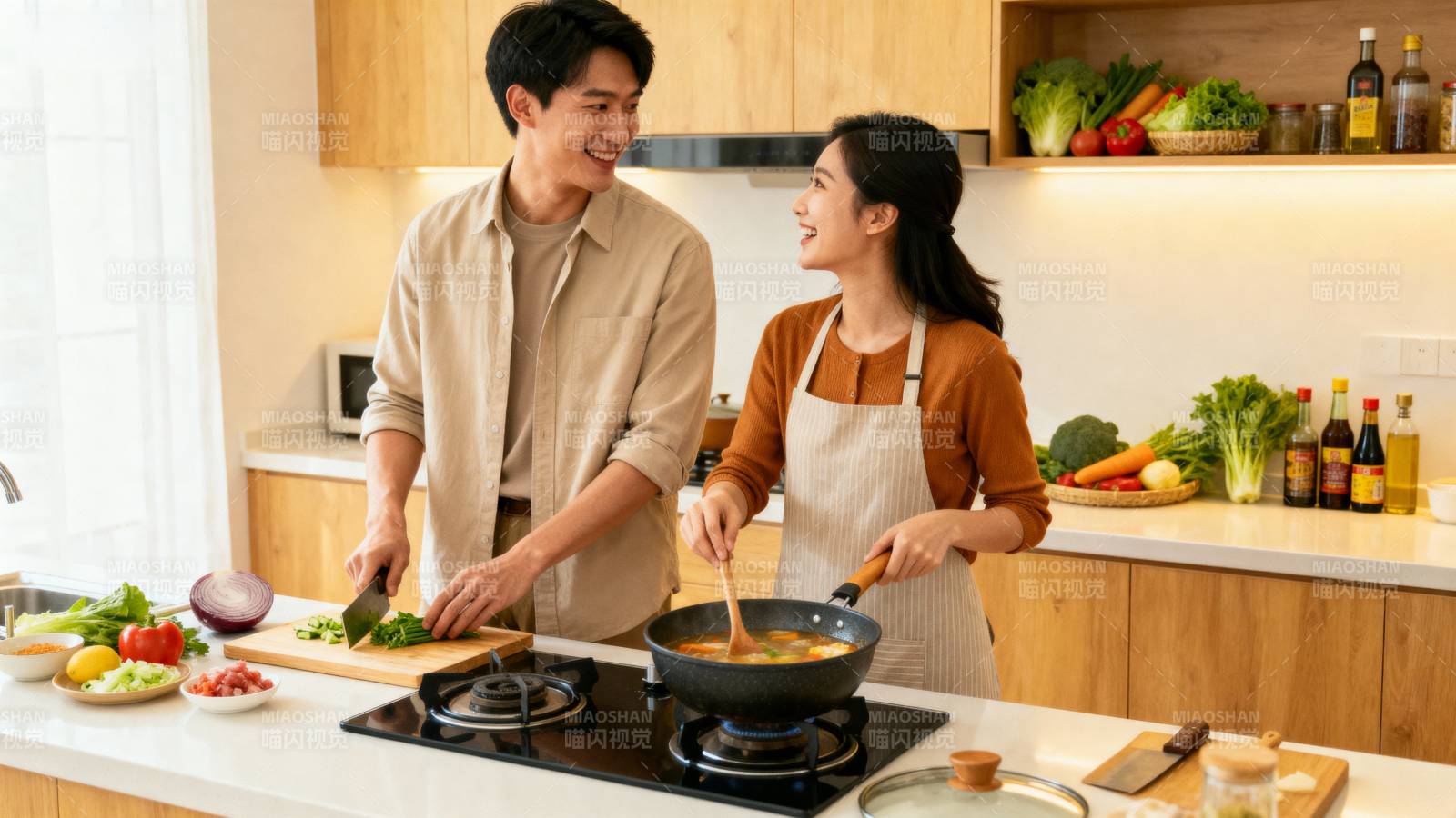 厨房里的甜蜜时光图片